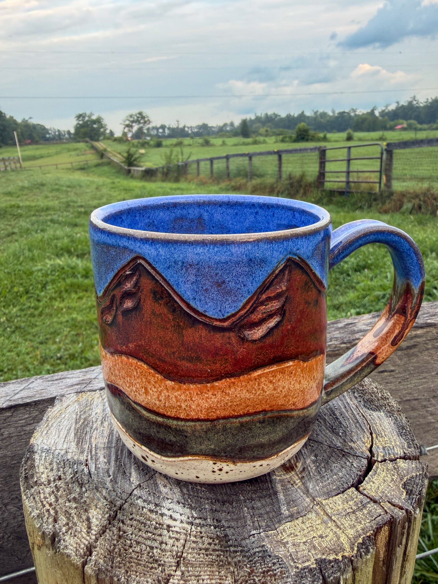 Longhorn and Mountains Mug 16 oz