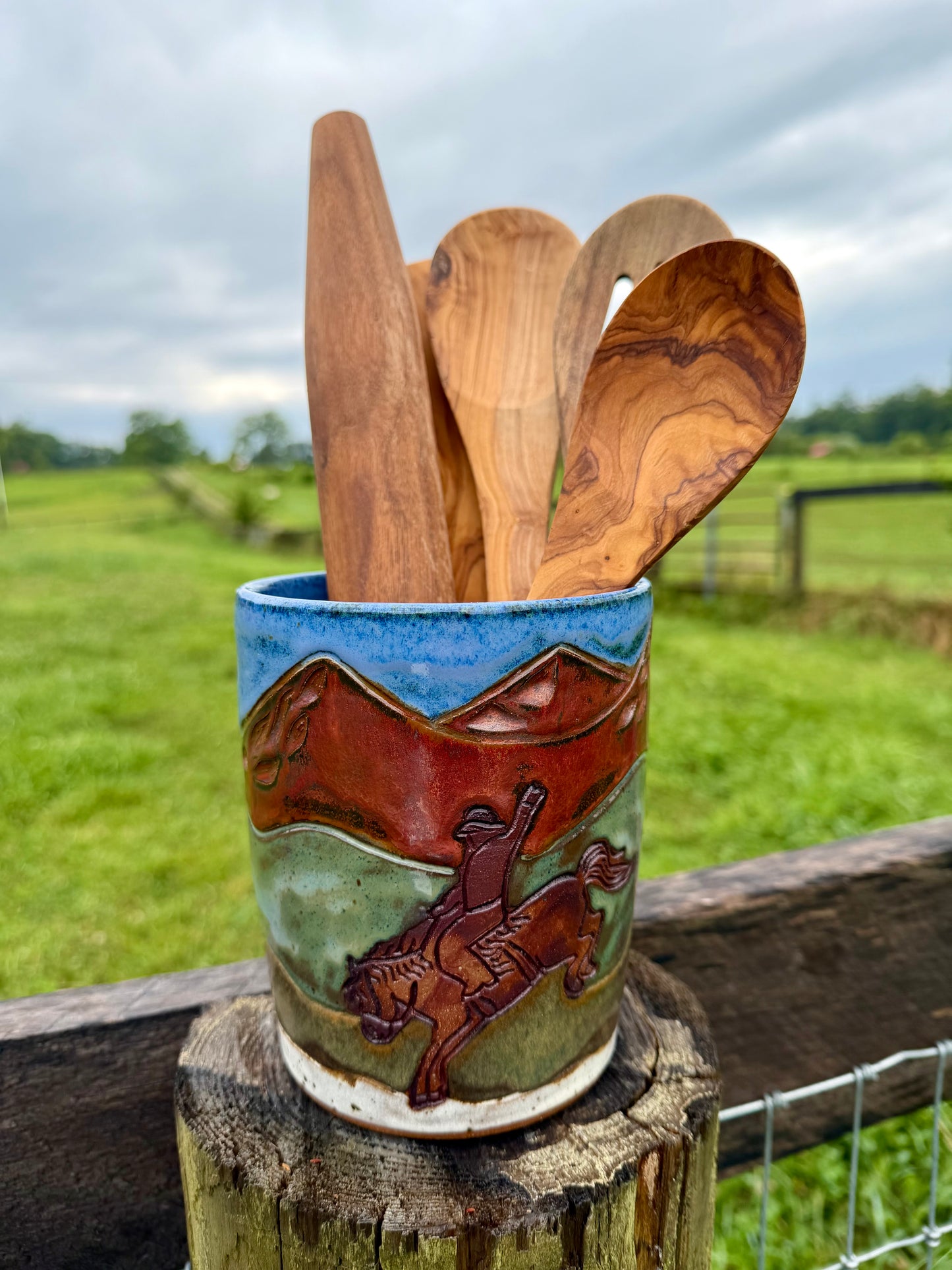 Western Cowboy Bronco Rider Utensil Holder