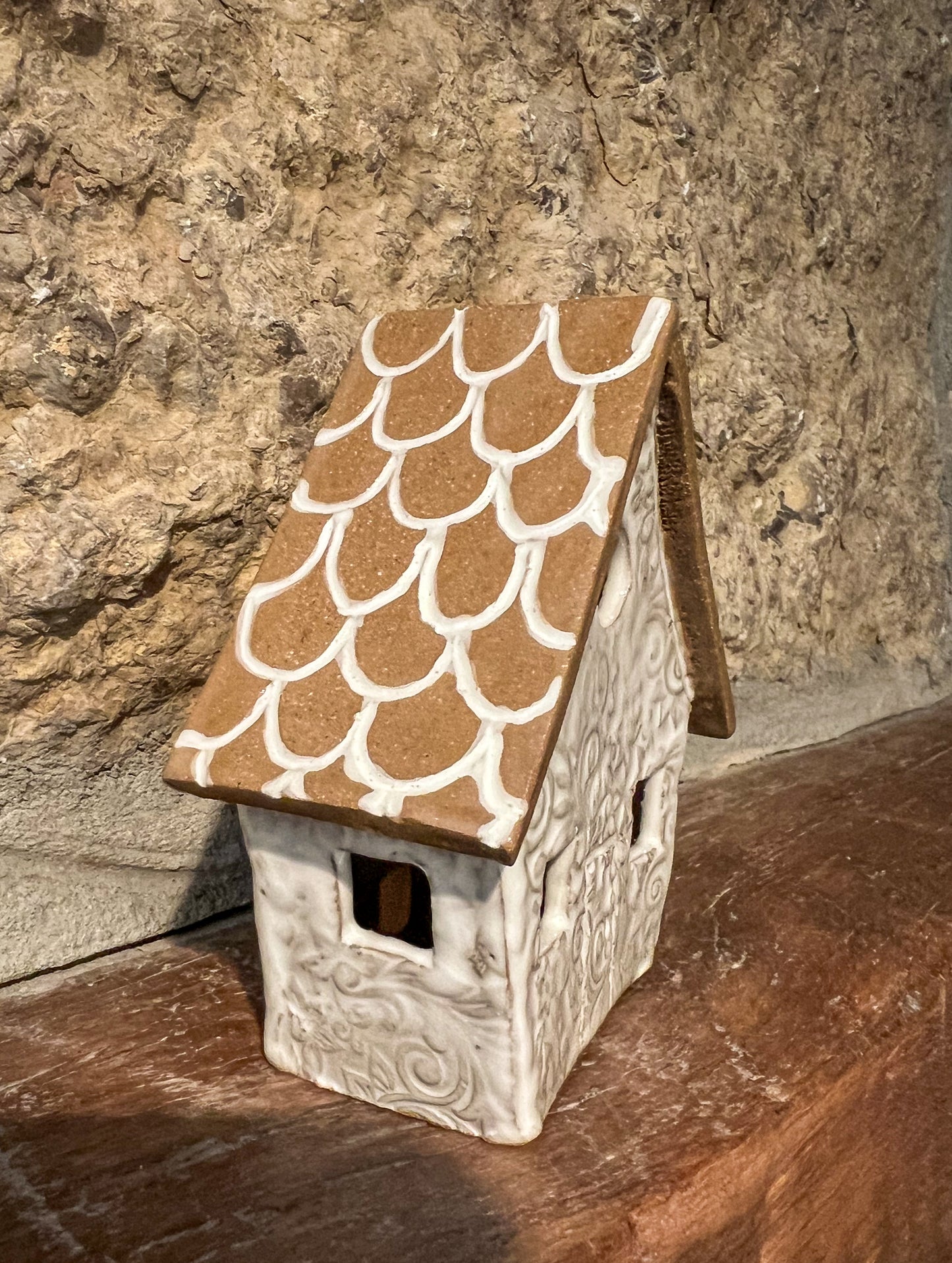 Ceramic decorative gingerbread house